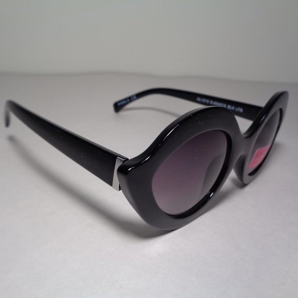 Betsey Johnson CECILIA New Women\'s Sunglasses main image 14